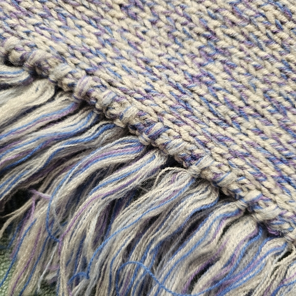 EUC Knit Fringed Shall - Picture 7 of 7